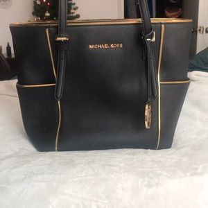 Michael Kors tote